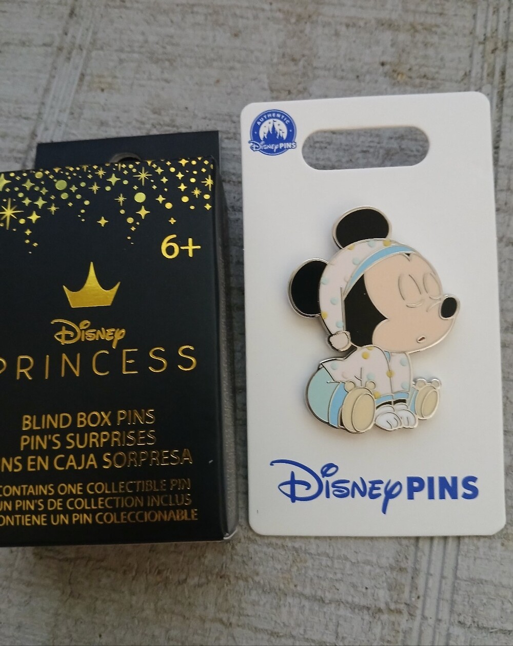 SET OF 2 DISNEY PINS Disney Princess And Sleeping Mickey Nwt